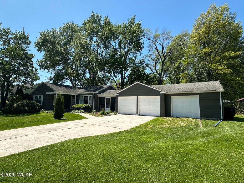 Photo of 937 Fairview Avenue, Bowling Green, OH 43402 (MLS # 310153)