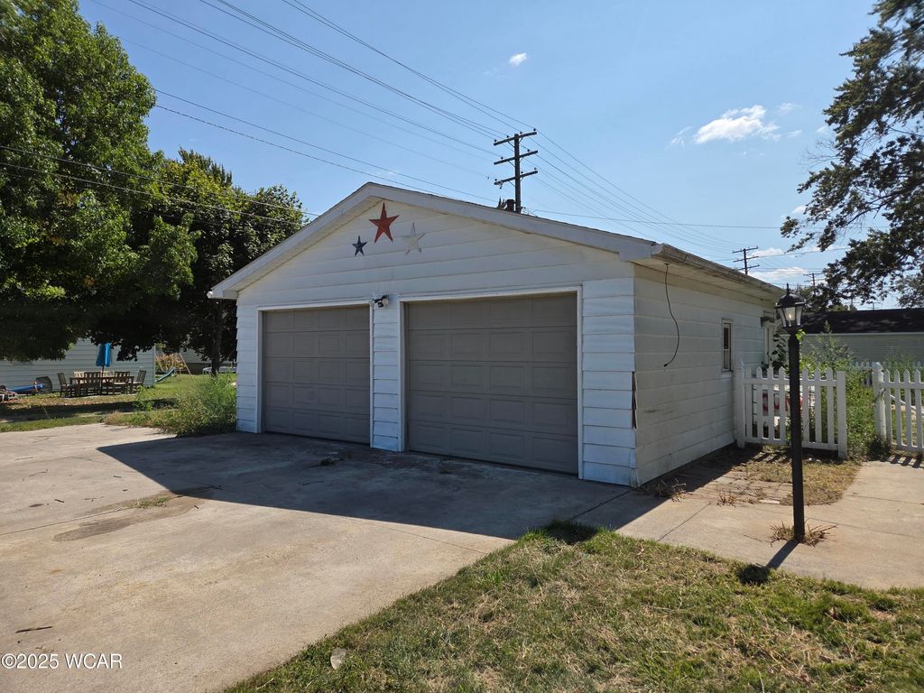 Photo of 692 N Market Street, Van Wert, OH 45891 (MLS # 308182)