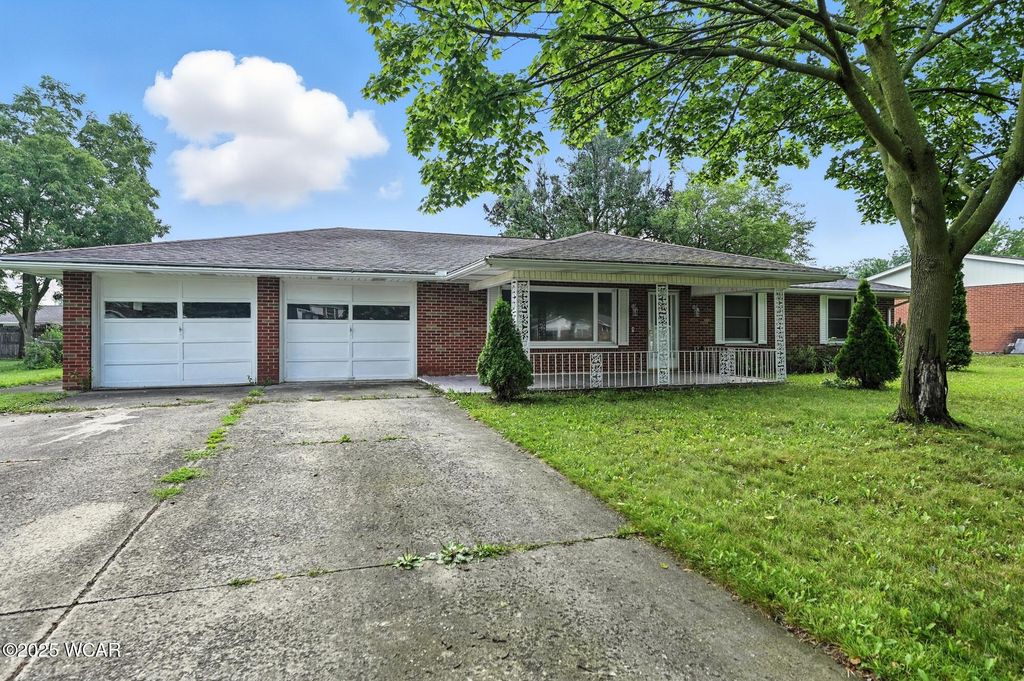 Photo of 2268 N Glenwood Avenue, Lima, OH 45805 (MLS # 309934)