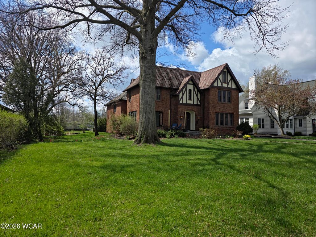 Photo of 1453 W Market Street, Lima, OH 45805 (MLS # 309876)