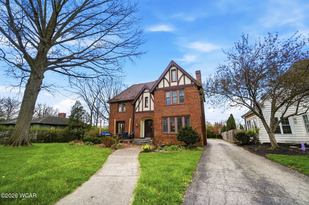 Photo of 1453 W Market Street, Lima, OH 45805 (MLS # 309876)