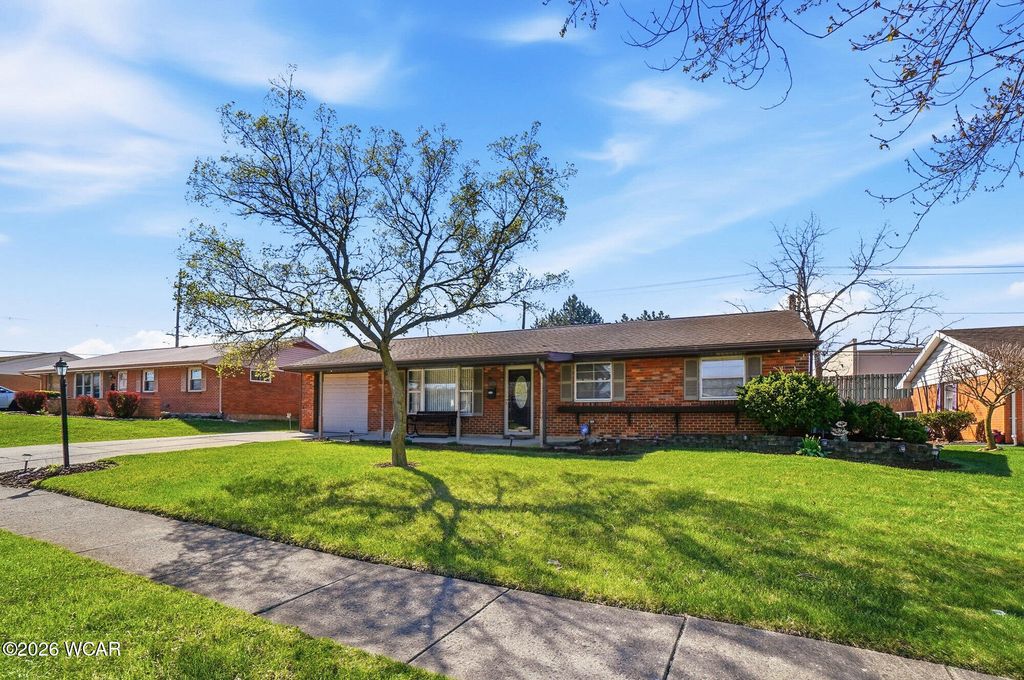 Photo of 2425 Windsor Drive, Lima, OH 45805 (MLS # 309911)