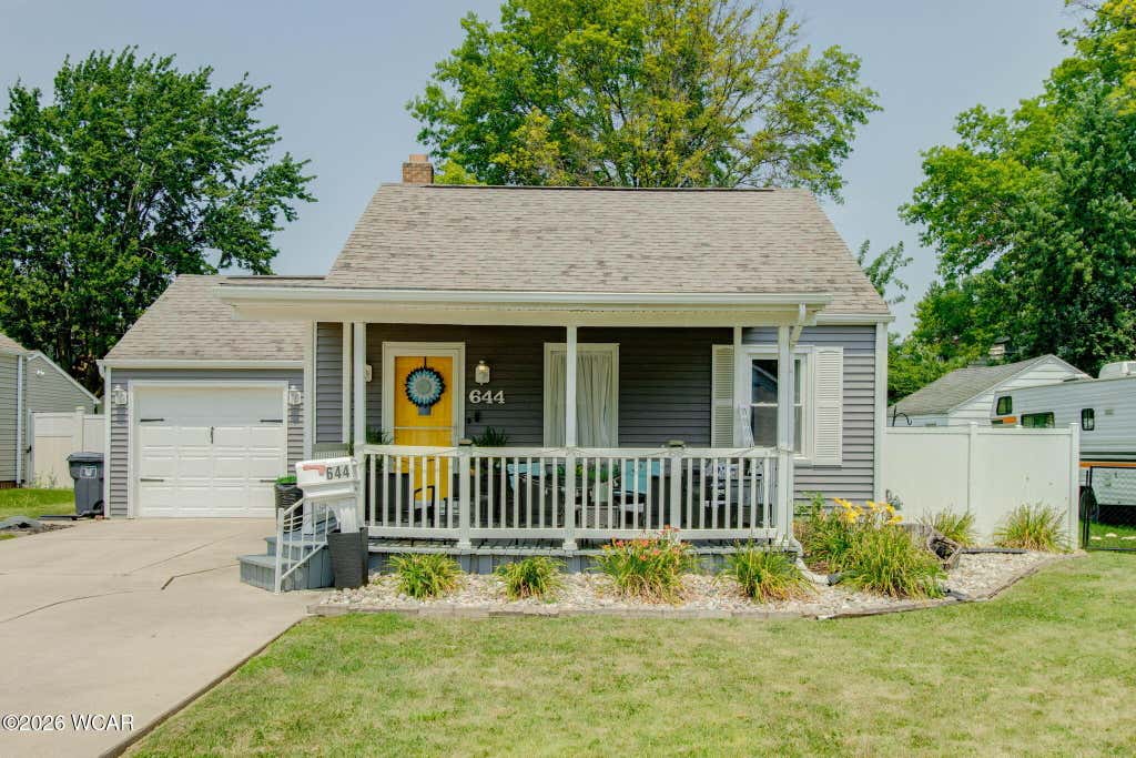 Photo of 644 W Grand Avenue, Lima, OH 45801 (MLS # 310868)