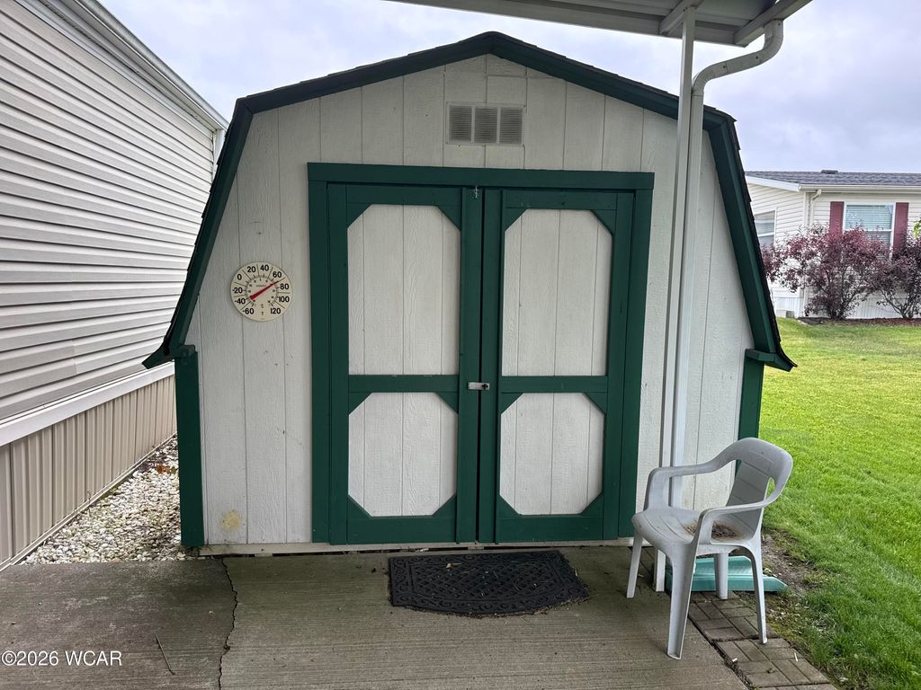Photo of 222 Pinewood Circle, Lima, OH 45804 (MLS # 310517)