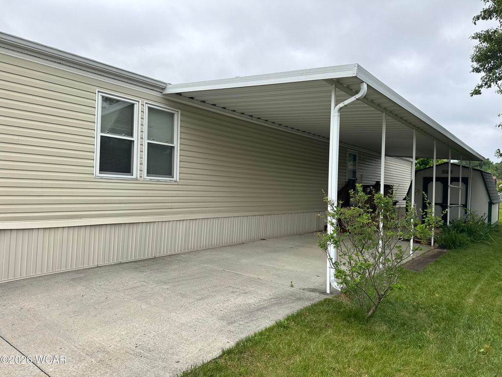 Photo of 222 Pinewood Circle, Lima, OH 45804 (MLS # 310517)