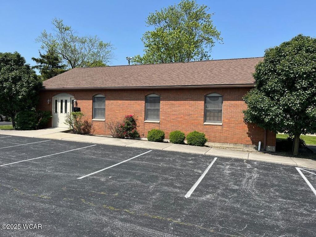 Photo of 1335 N Cable Road, Lima, OH 45805 (MLS # 307252)