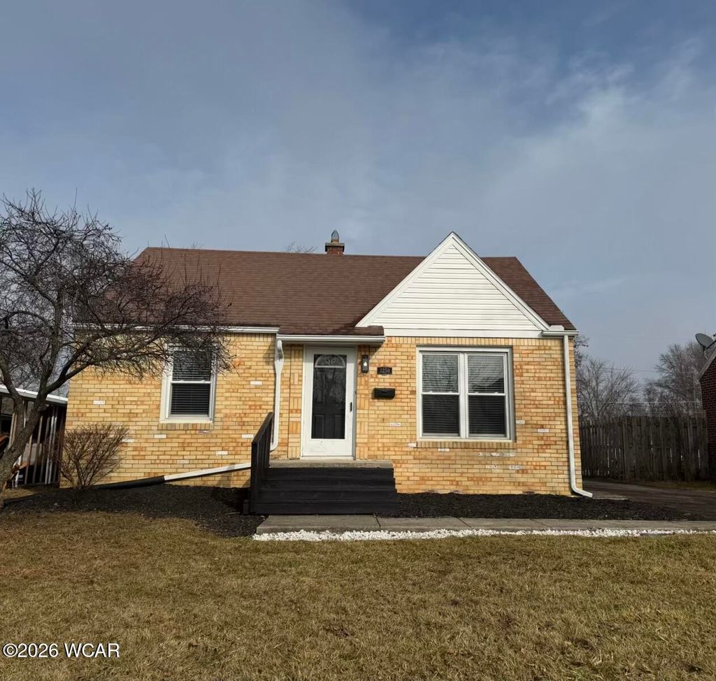 Photo of 2250 Kunneke Avenue, Lima, OH 45805 (MLS # 309443)