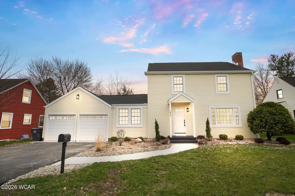 Photo of 1817 Hillcrest Drive, Lima, OH 45805 (MLS # 309703)