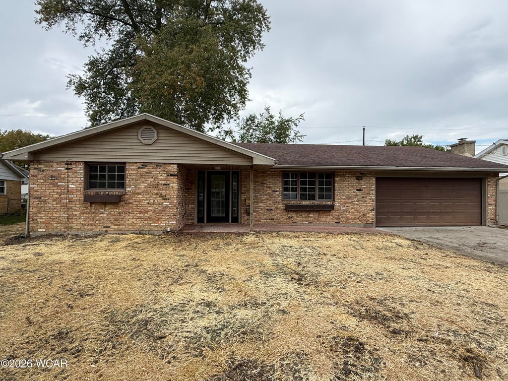 Photo of 949 N Dale Drive, Lima, OH 45805 (MLS # 311910)