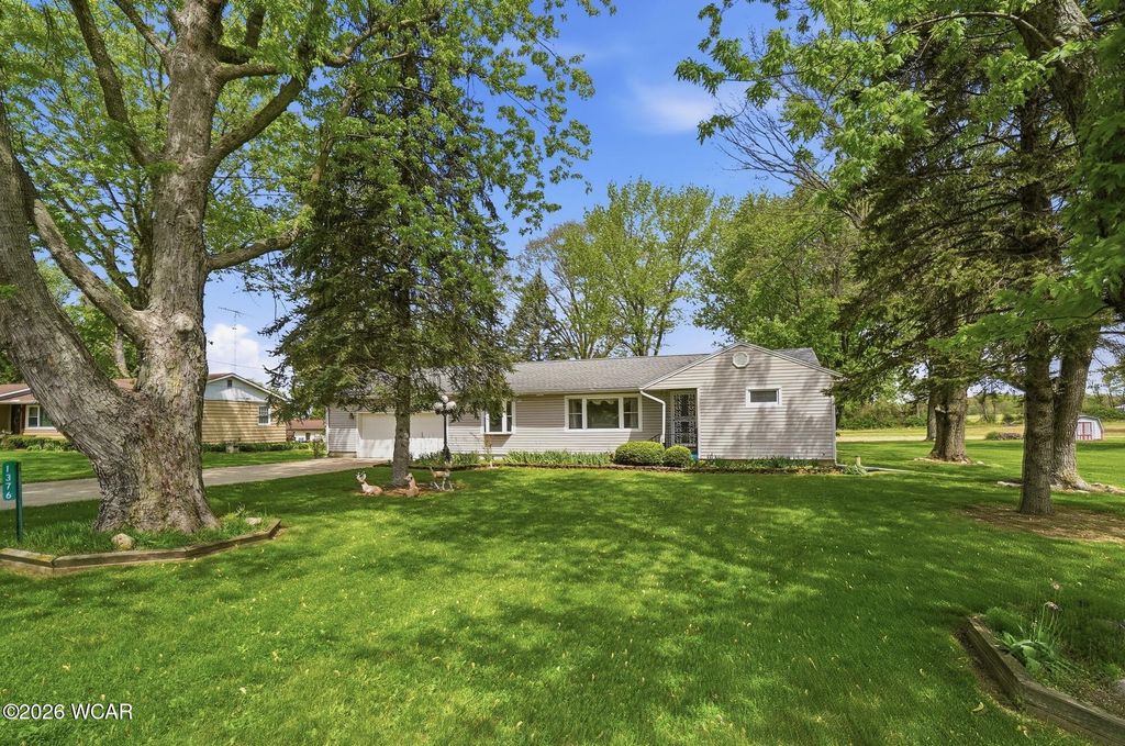 Photo of 1376 Fetter Road, Lima, OH 45801 (MLS # 310085)