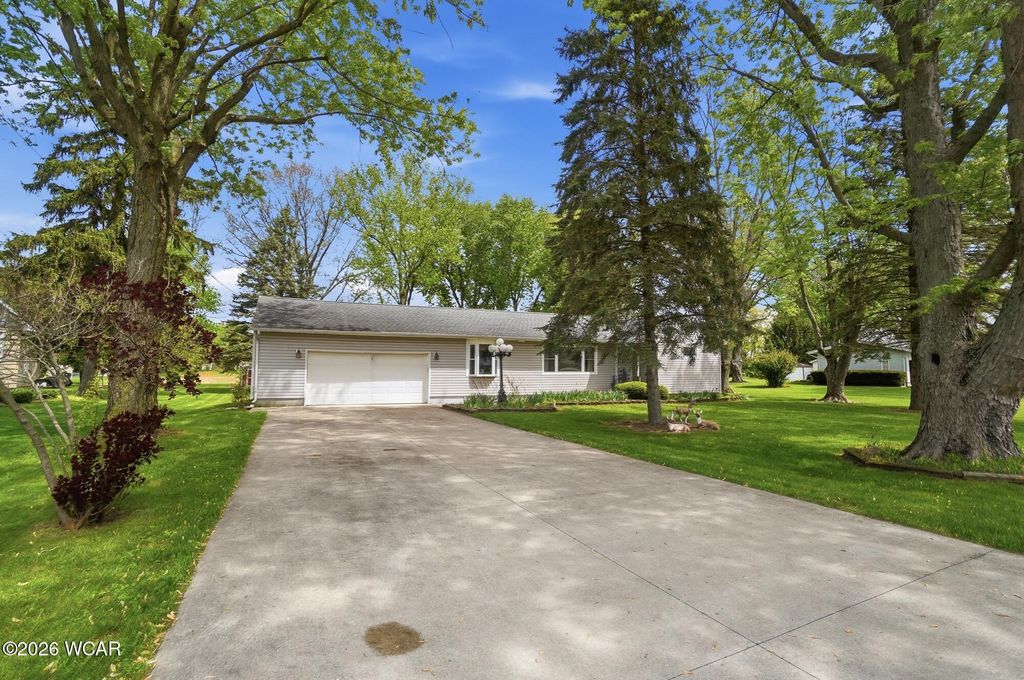 Photo of 1376 Fetter Road, Lima, OH 45801 (MLS # 310085)