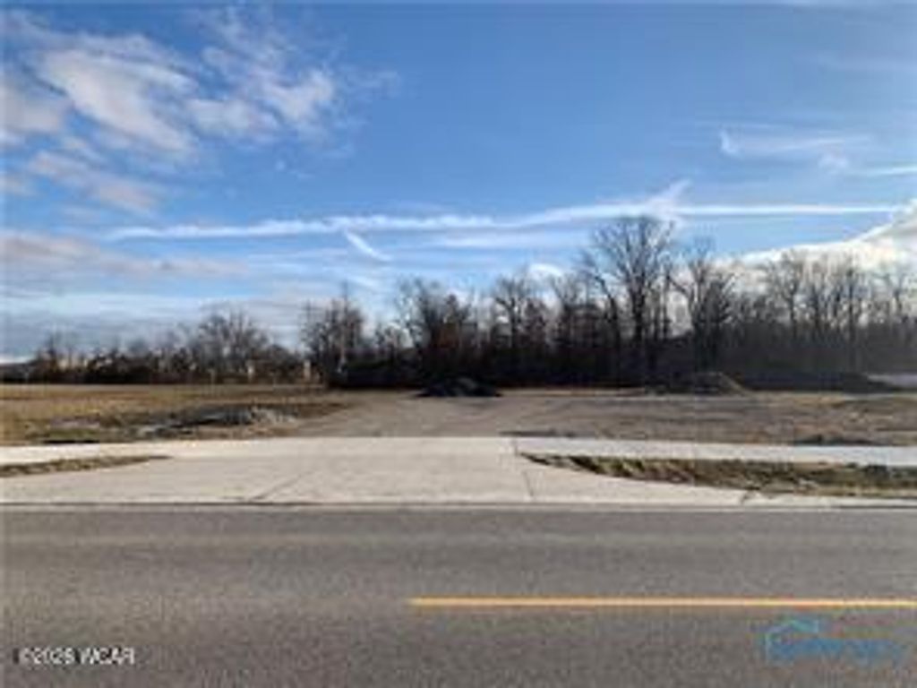 Photo of 575 Cleveland Avenue, Defiance, OH 43512 (MLS # 309405)