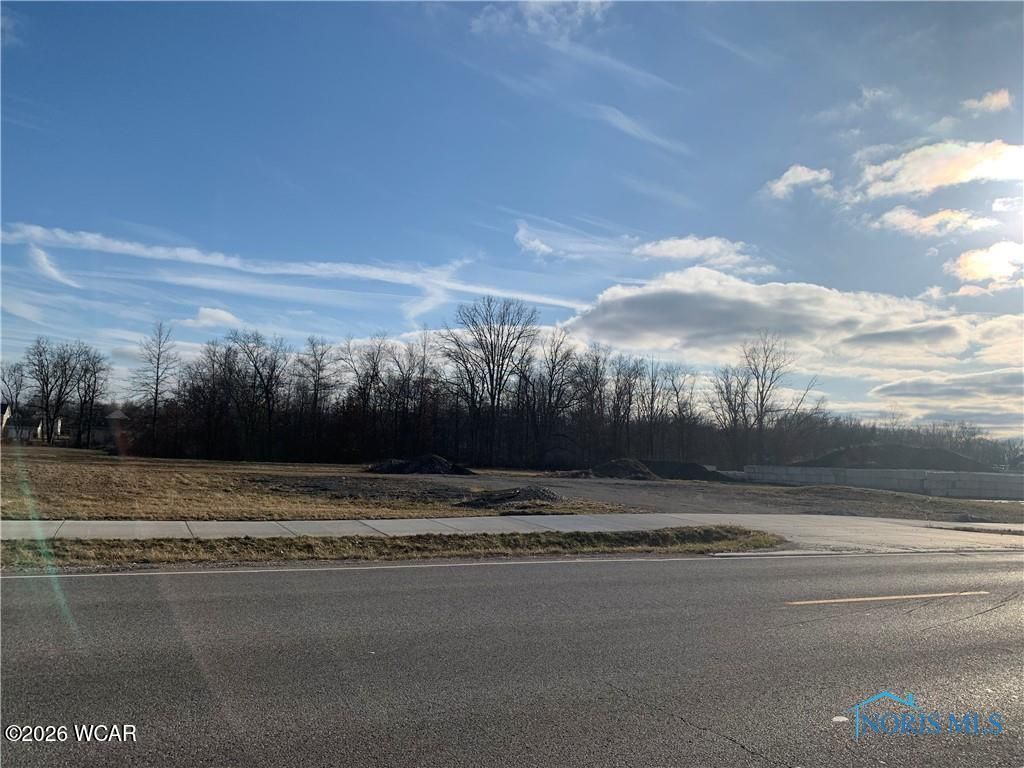 Photo of 575 Cleveland Avenue, Defiance, OH 43512 (MLS # 309405)