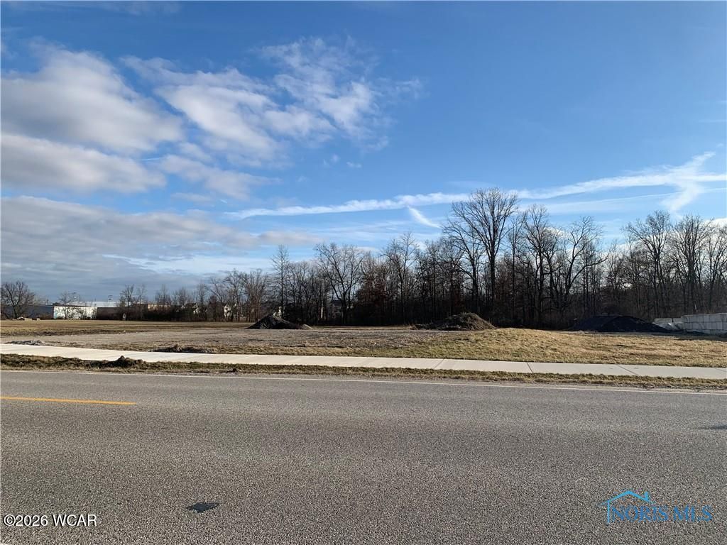 Photo of 575 Cleveland Avenue, Defiance, OH 43512 (MLS # 309405)