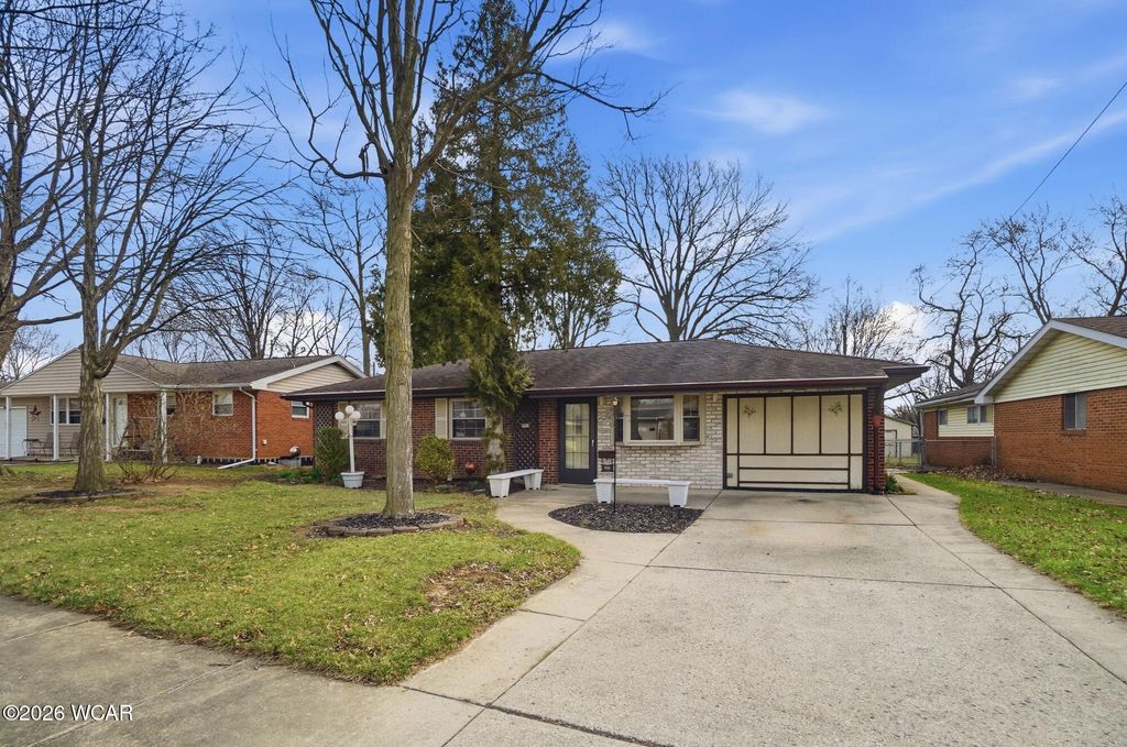 Photo of 910 N Dale Drive, Lima, OH 45805 (MLS # 309650)