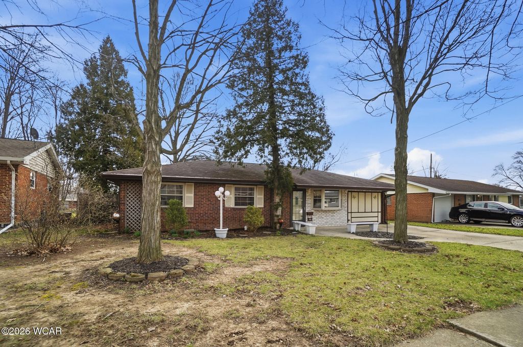 Photo of 910 N Dale Drive, Lima, OH 45805 (MLS # 309650)