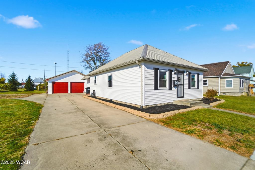 Photo of 205 N Chestnut Street, Van Wert, OH 45891 (MLS # 308776)