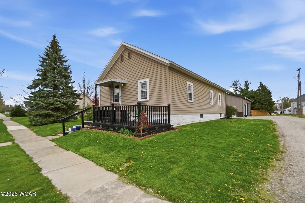 Photo of 706 Buchanan Street, Wapakoneta, OH 45895 (MLS # 309961)