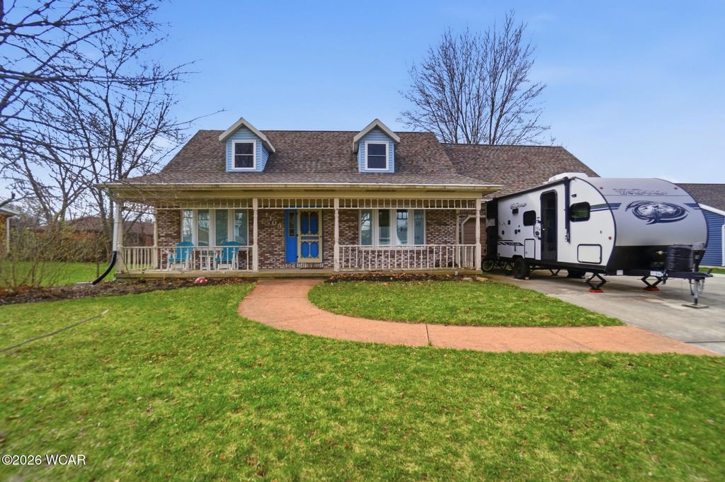 Photo of 1103 Poppy Drive, Wapakoneta, OH 45895 (MLS # 309671)