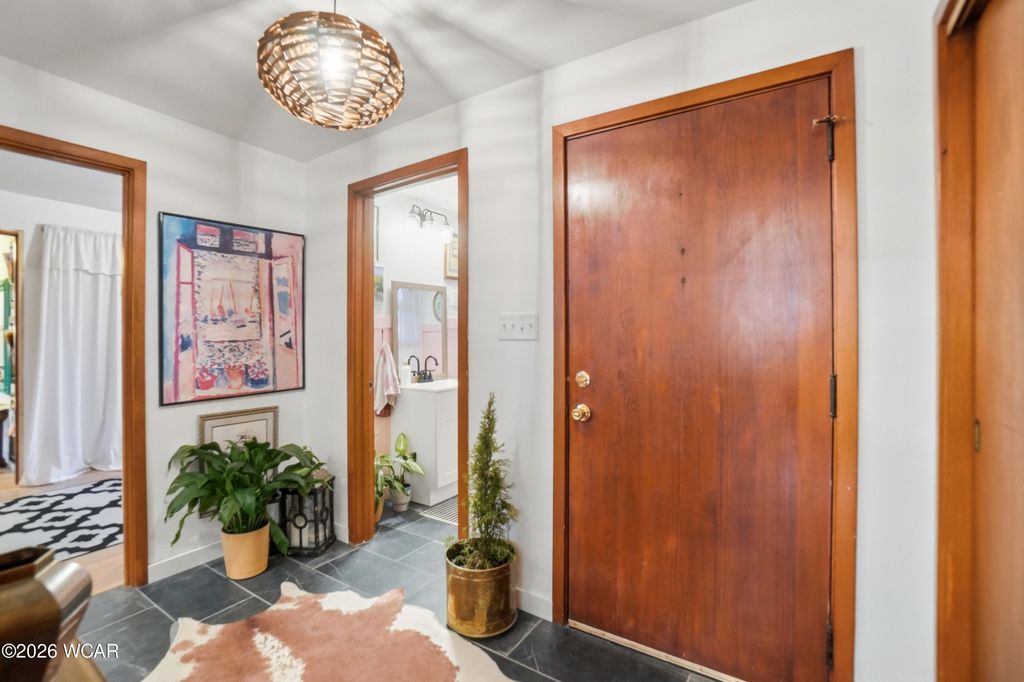 Photo of 161 S Cable Road, Lima, OH 45805 (MLS # 309210)