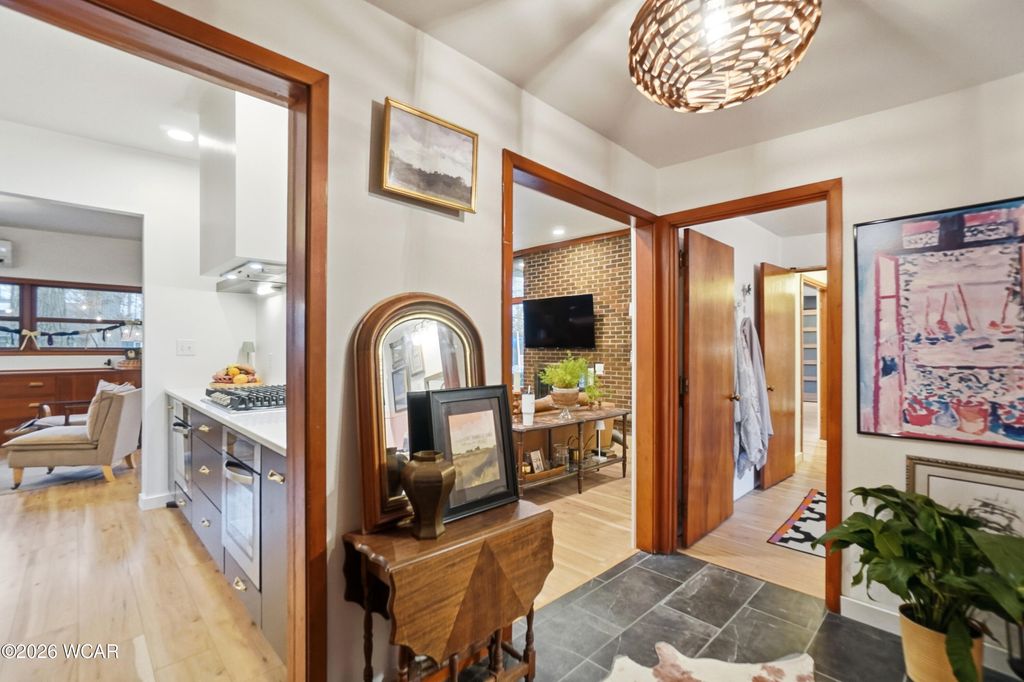 Photo of 161 S Cable Road, Lima, OH 45805 (MLS # 309210)