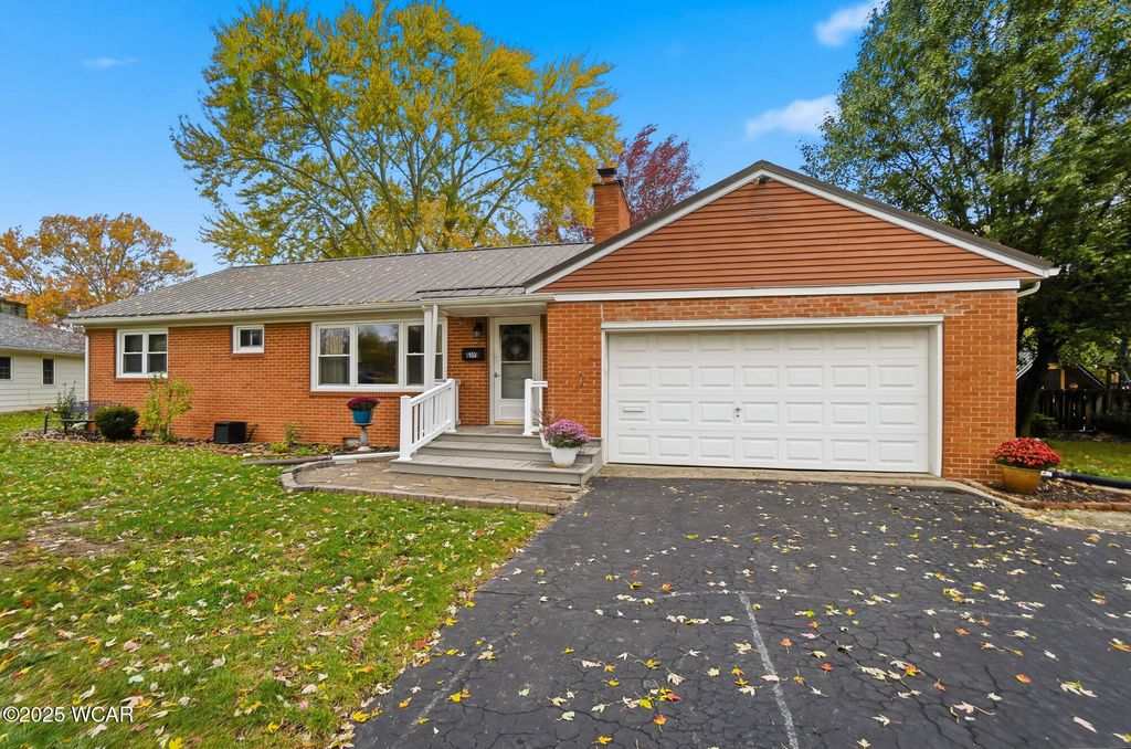 Photo of 1008 Eastview Drive, Findlay, OH 45840 (MLS # 308750)