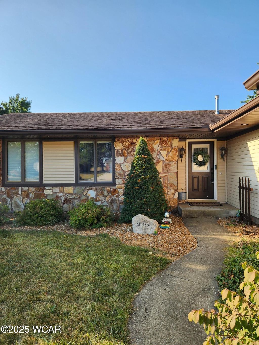 Photo of 1275 Pinehurst Drive, Defiance, OH 43512 (MLS # 308145)