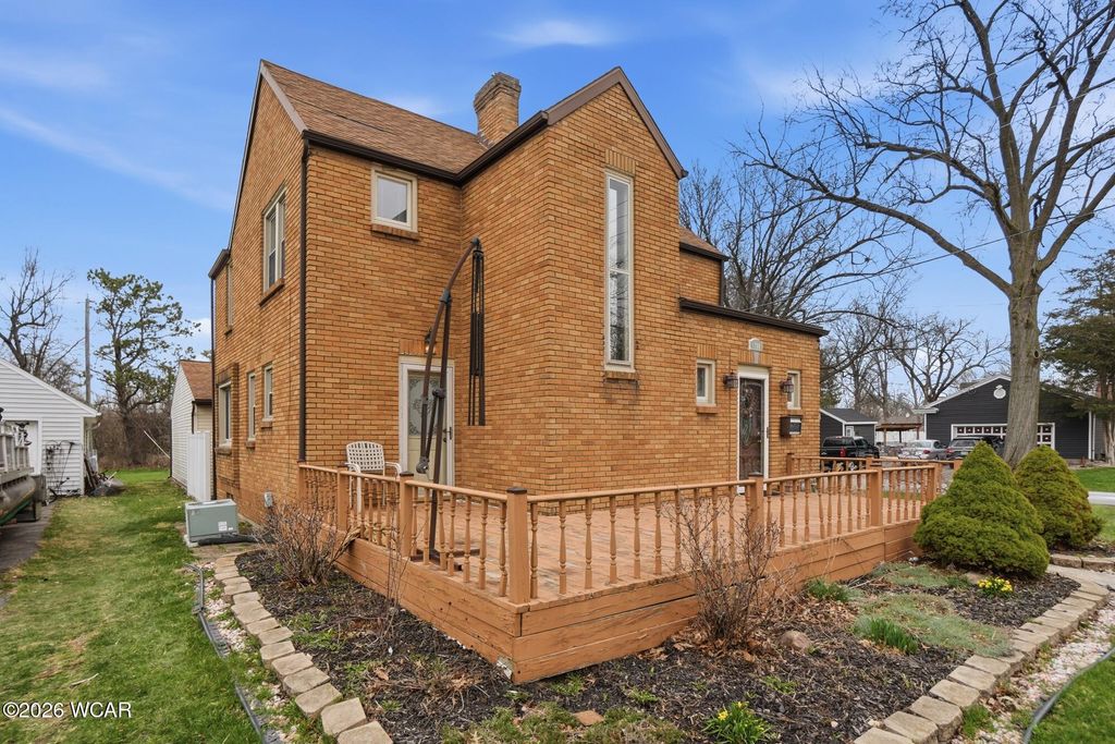 Photo of 1700 Lowell Avenue, Lima, OH 45805 (MLS # 309680)