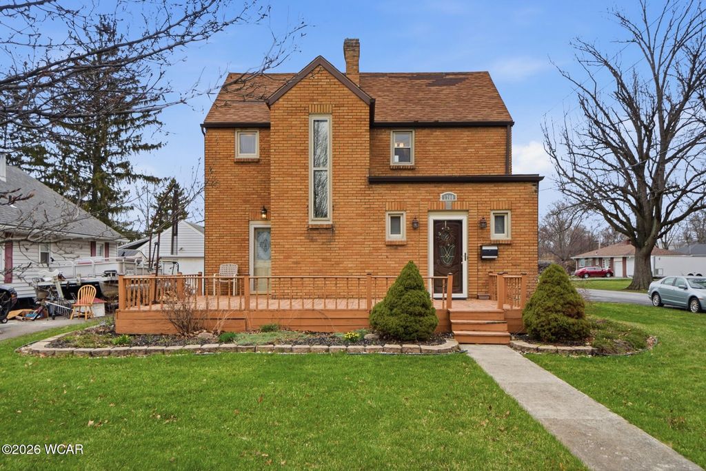 Photo of 1700 Lowell Avenue, Lima, OH 45805 (MLS # 309680)