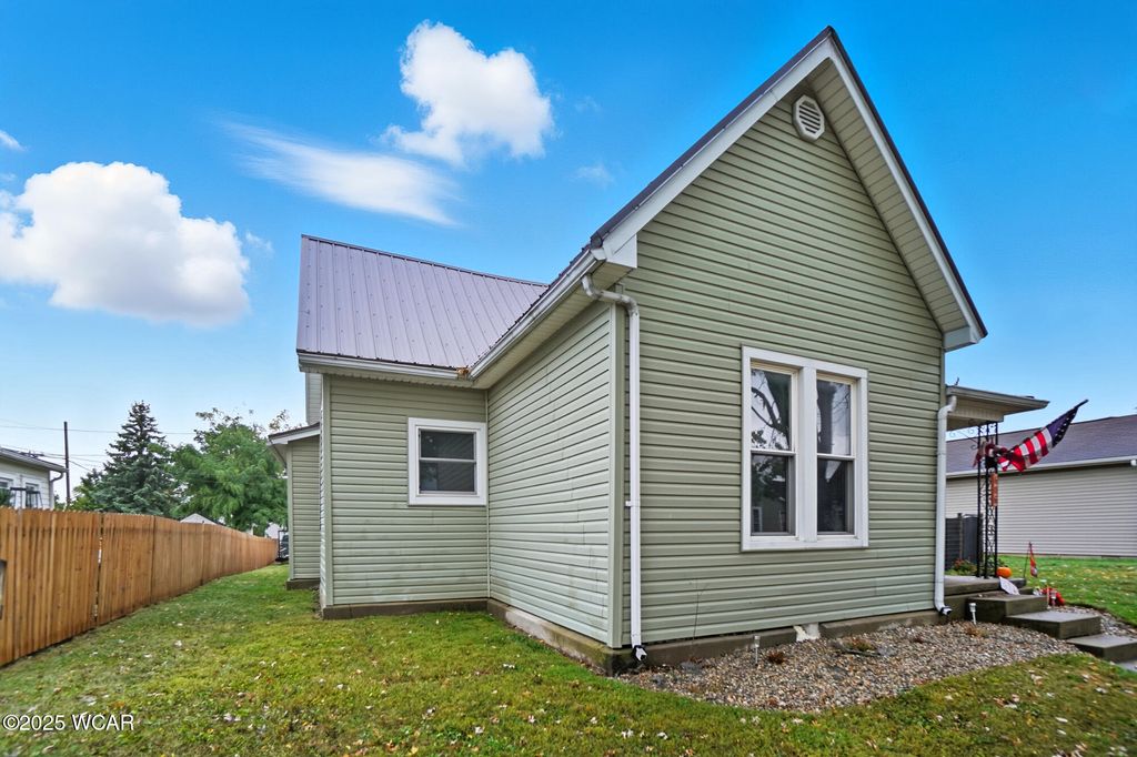 Photo of 606 Hendricks Avenue, Saint Marys, OH 45885 (MLS # 308478)