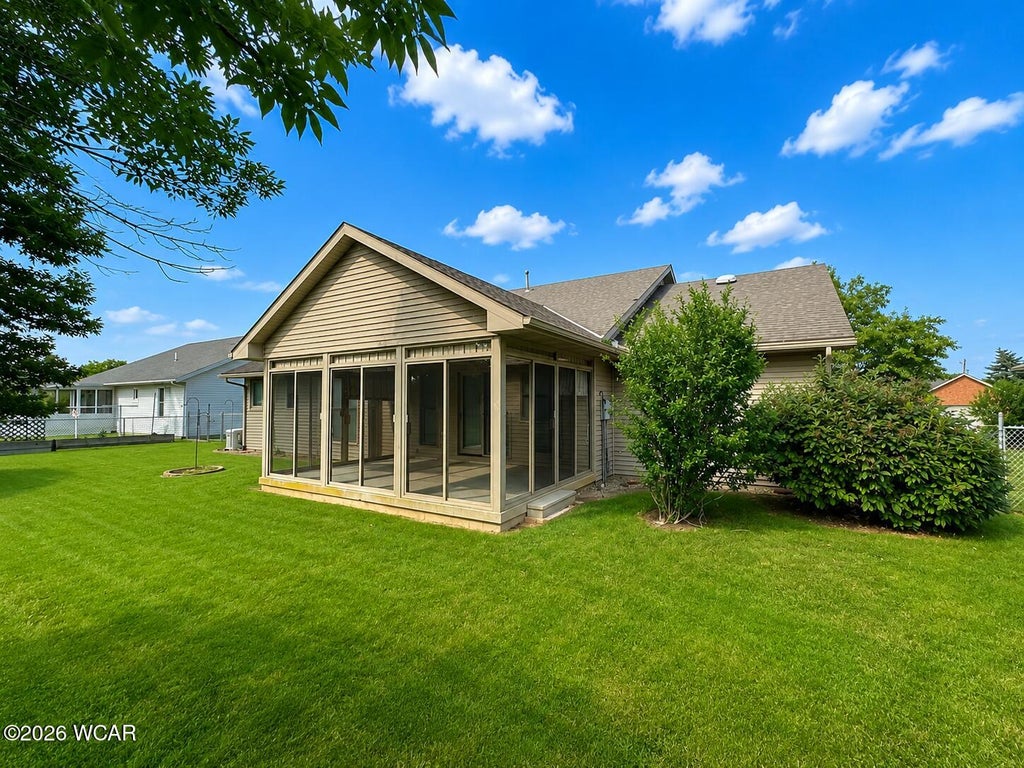 Photo of 901 Yorkshire Drive, Lima, OH 45804 (MLS # 310525)