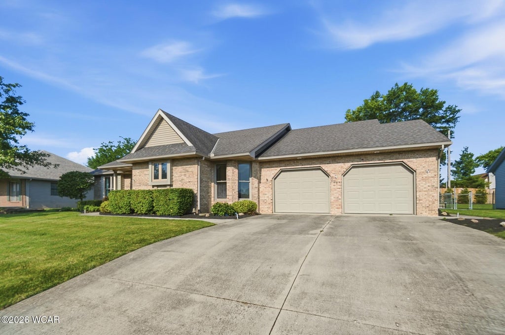 Photo of 901 Yorkshire Drive, Lima, OH 45804 (MLS # 310525)