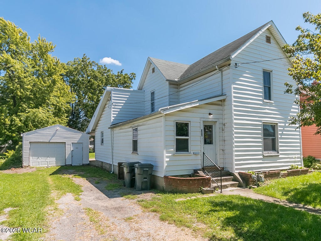 Photo of 311 Calumet Avenue, Lima, OH 45804 (MLS # 311321)