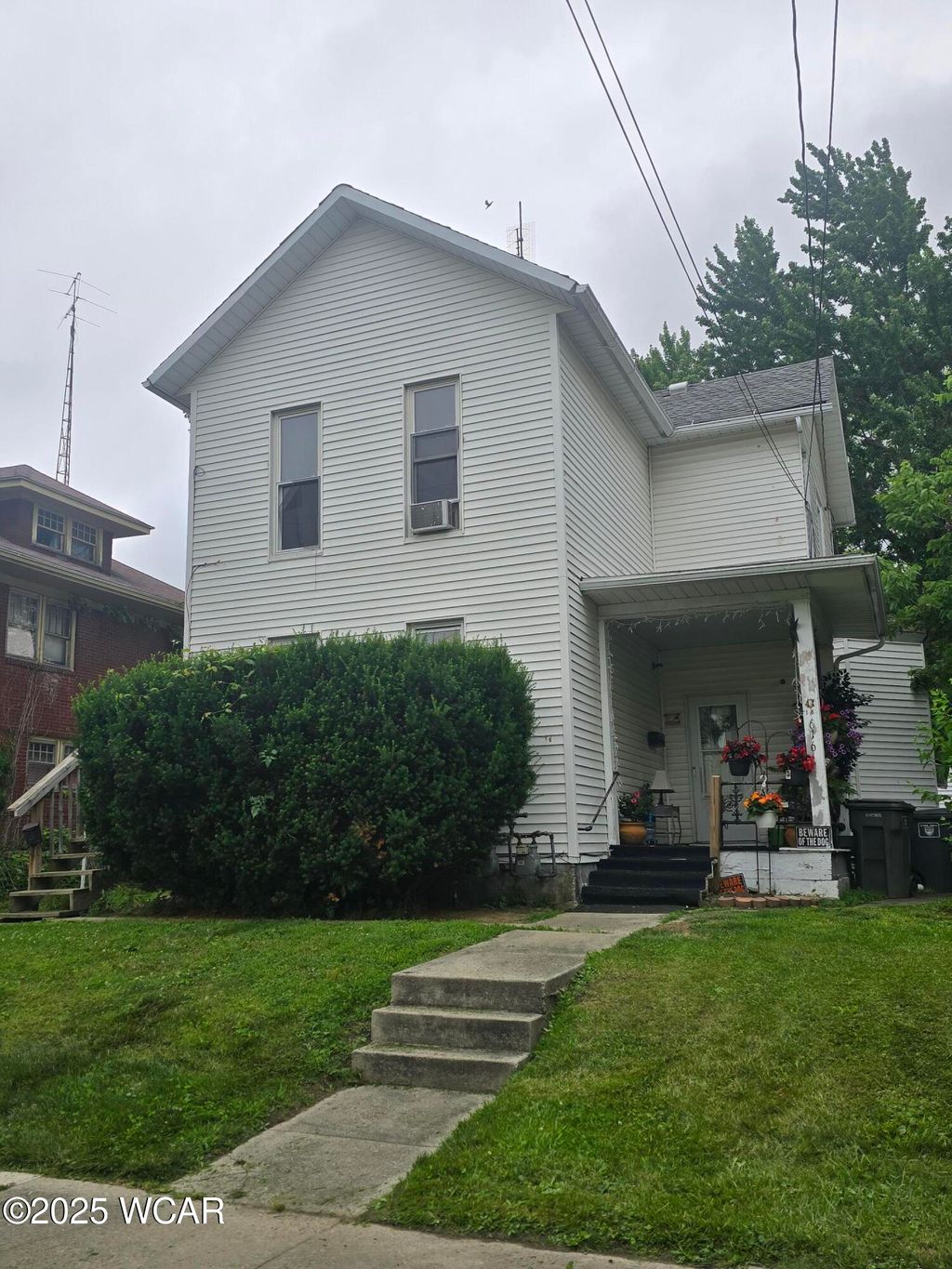 Photo of 616 N Elizabeth Street, Lima, OH 45801 (MLS # 308707)
