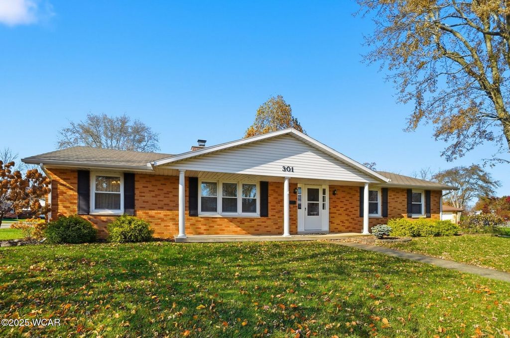 Photo of 301 Fenway Drive, Lima, OH 45804 (MLS # 308821)