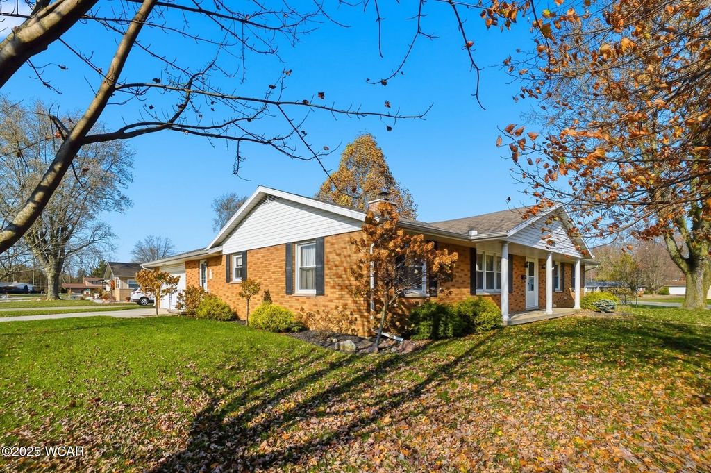 Photo of 301 Fenway Drive, Lima, OH 45804 (MLS # 308821)