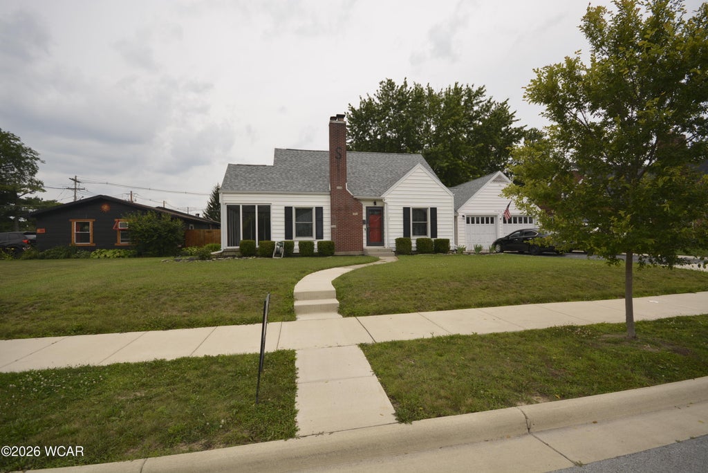 Photo of 703 W Benton Street, Wapakoneta, OH 45895 (MLS # 311036)
