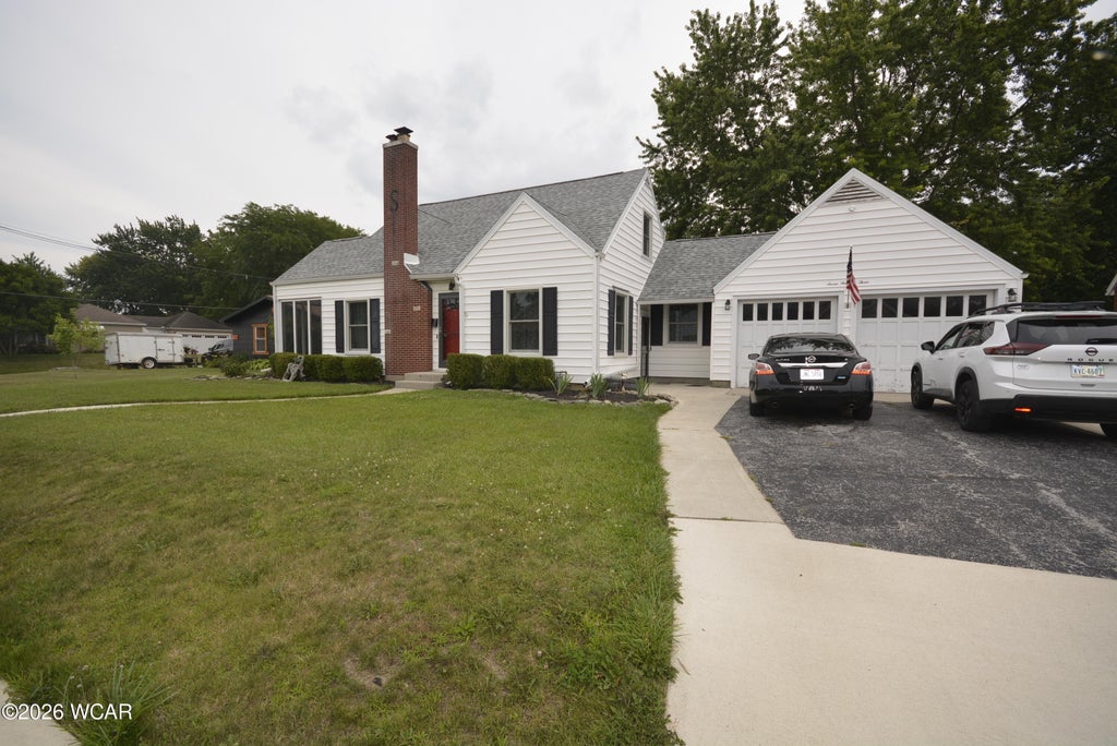 Photo of 703 W Benton Street, Wapakoneta, OH 45895 (MLS # 311036)