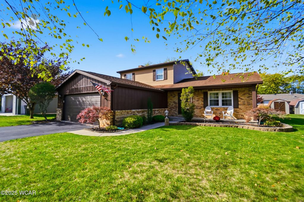 Photo of 838 Longmeadow Lane, Findlay, OH 45840 (MLS # 308866)