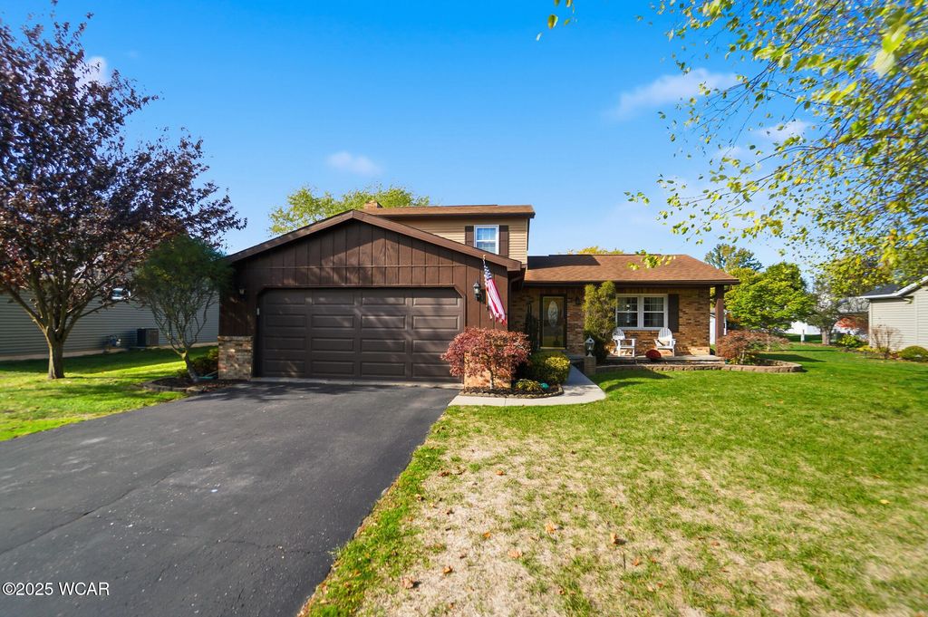 Photo of 838 Longmeadow Lane, Findlay, OH 45840 (MLS # 308866)