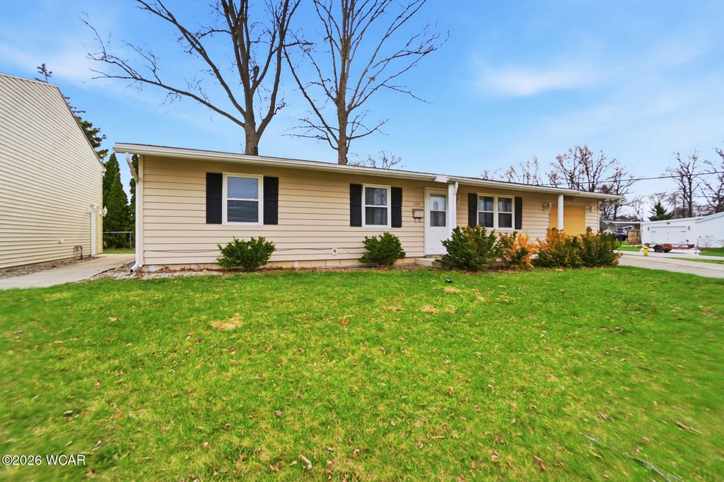 Photo of 500 W Northern Avenue, Lima, OH 45801 (MLS # 309695)