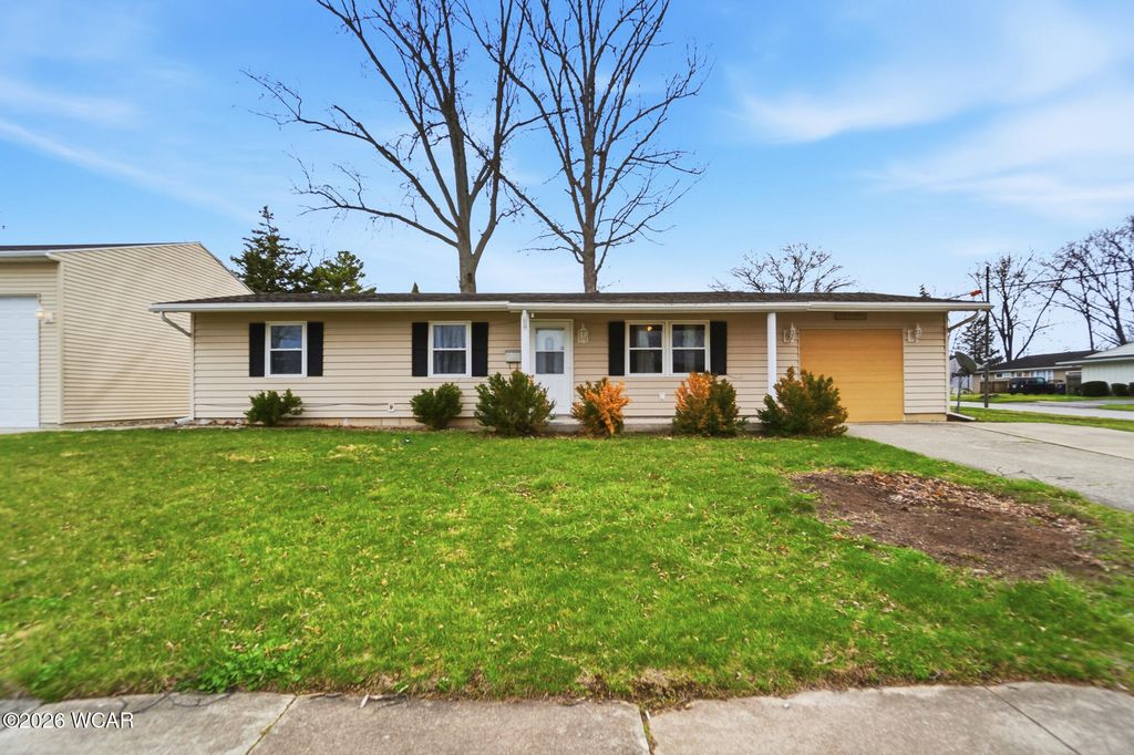 Photo of 500 W Northern Avenue, Lima, OH 45801 (MLS # 309695)