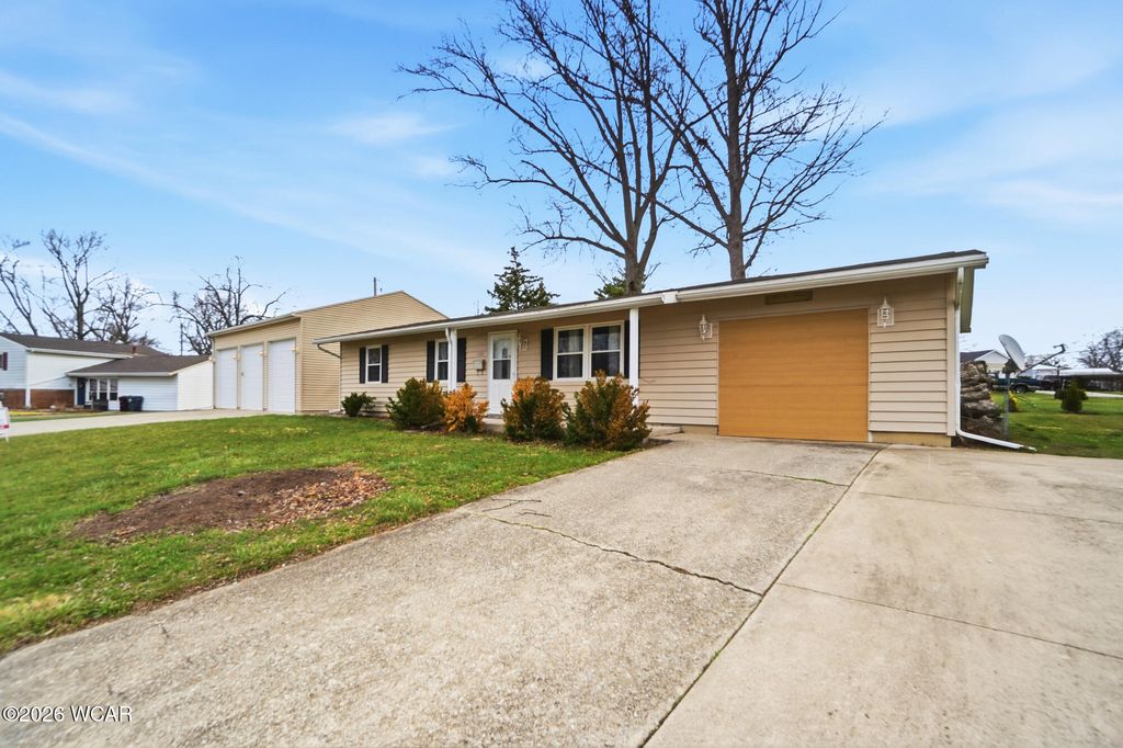 Photo of 500 W Northern Avenue, Lima, OH 45801 (MLS # 309695)