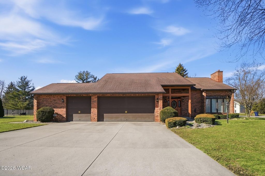 Photo of 2877 Whippoorwill Avenue, Lima, OH 45807 (MLS # 309546)