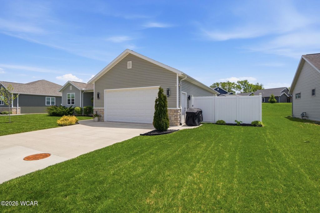 Photo of 3493 Weldon Drive, Lima, OH 45806 (MLS # 310123)