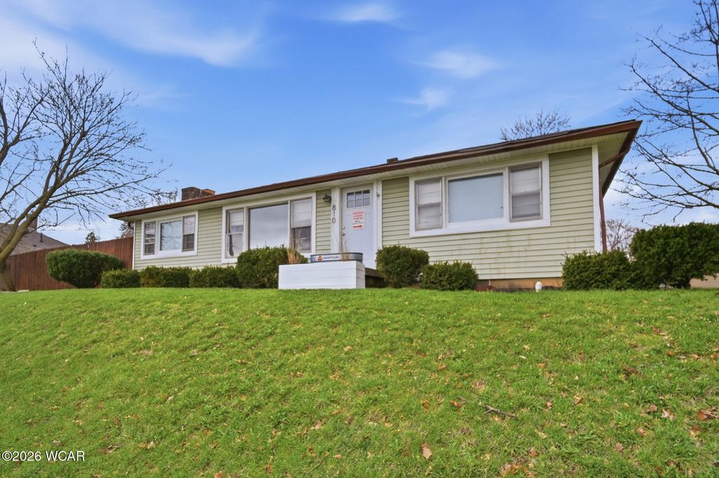 Photo of 810 S Roosevelt Avenue, Piqua, OH 45356 (MLS # 309502)