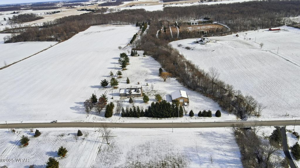 Photo of 18544 Santa Fe Line Road, Waynesfield, OH 45896 (MLS # 309002)