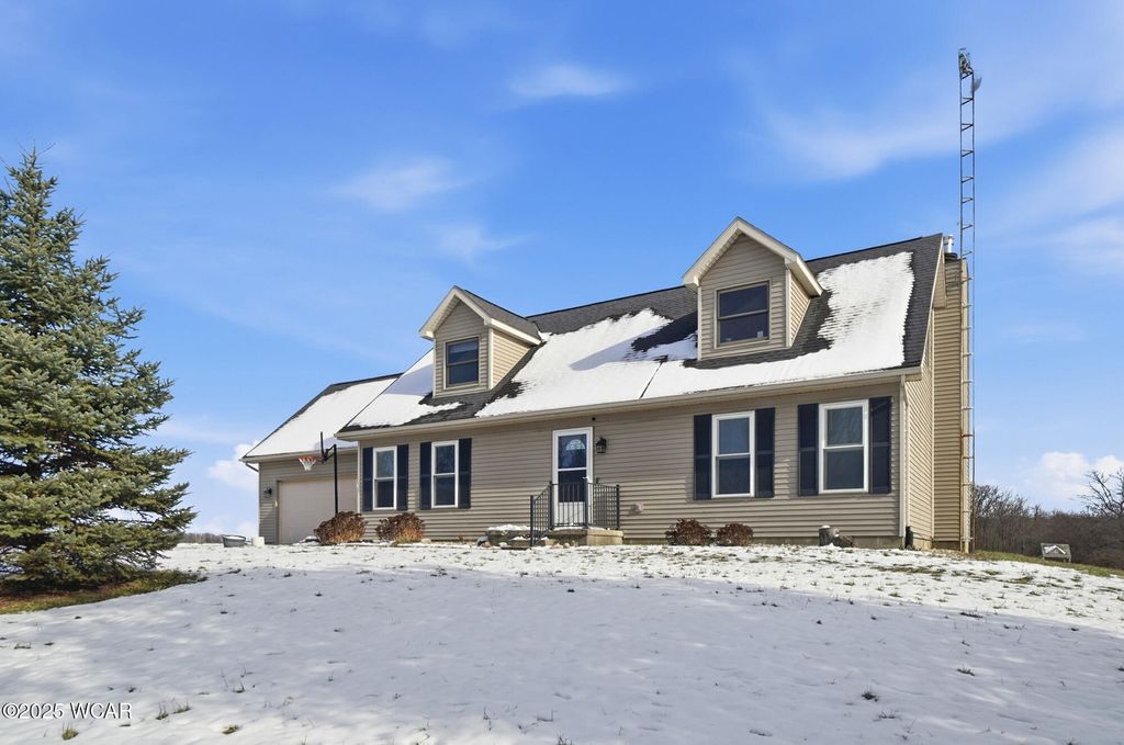 Photo of 18544 Santa Fe Line Road, Waynesfield, OH 45896 (MLS # 309002)