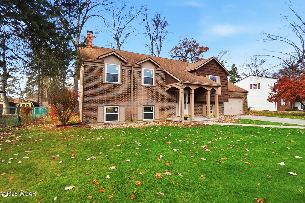 Photo of 2129 Reinell Avenue, Lima, OH 45805 (MLS # 308663)