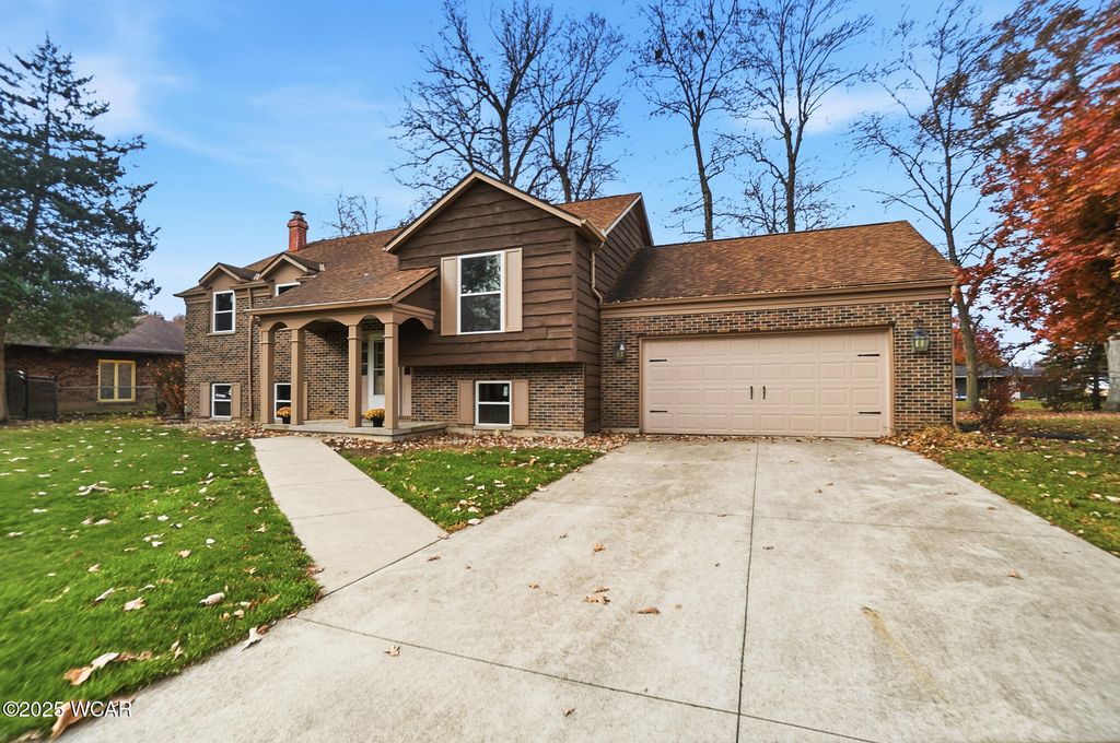 Photo of 2129 Reinell Avenue, Lima, OH 45805 (MLS # 308663)